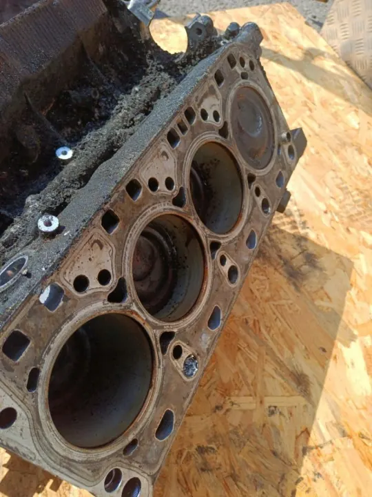 Bloque Motor Porsche Wrakowisko-25285- 4.8L V8 image 7