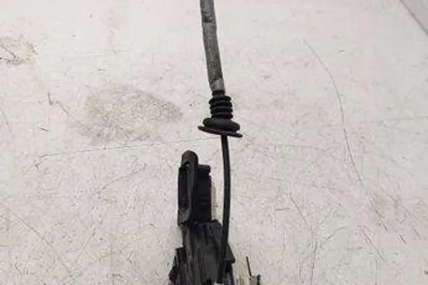 Vänster framdörrslås VW POLO 2011 image 2