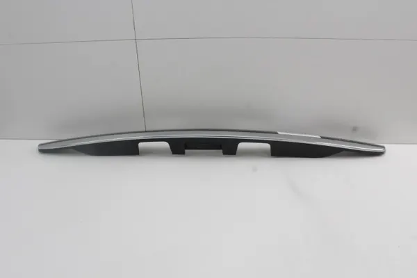 Toyota OE Heckklappenblende für Auris I Lift 09-12R image 5