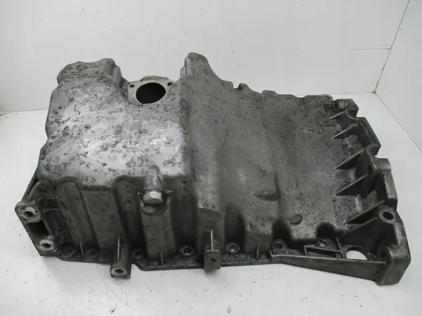 Audi A4 B8 A5 07-14 2.0 TDI oljepanna 03G103603R image 2