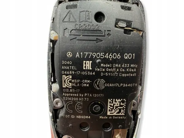 Llave Keyless Mercedes OEM A1779054606 - Usada image 7