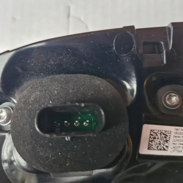 Tesla Model 3 Vänster Bak LED Lampa OEM 1502088-00-B image 7