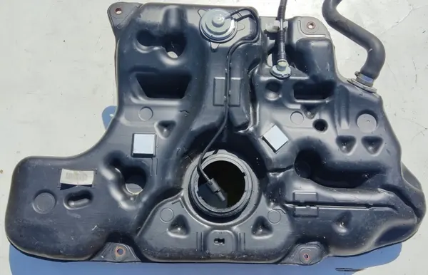 Polttoainesäiliö OEM 77111-0AP00 Toyota Auris I:lle image 2