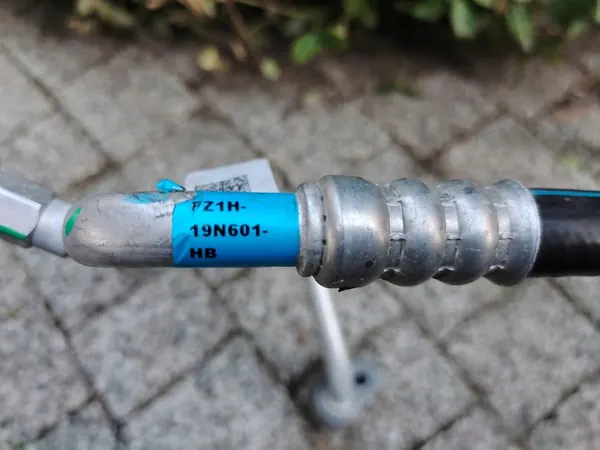 Ford Escape AC-putki OEM PZ1H19N601HB - Käytetty image 3