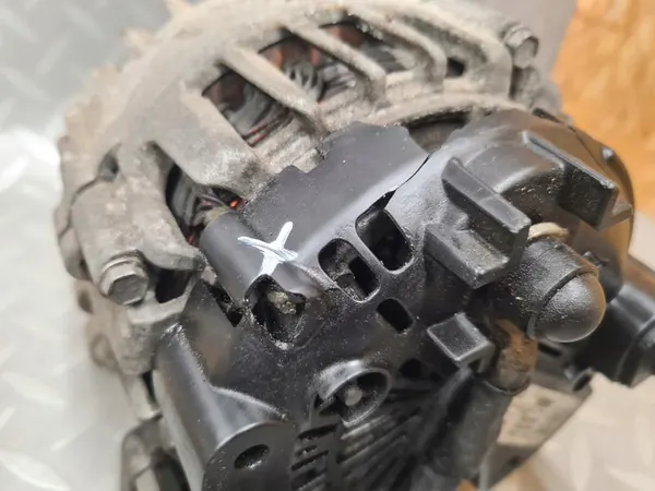 Vaihtovirtageneraattori Skoda Superb III 2.0 TDI OEM 04L903023H image 4