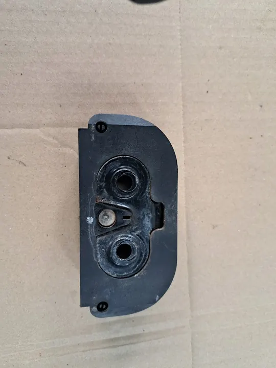 Fecho de Porta-Malas VW Passat B5 Kombi 3B9864301 image 3