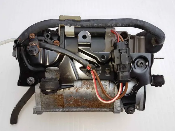 MERCEDES W212 FJÄDRINGSKOMPRESSOR A2123200404 image 3