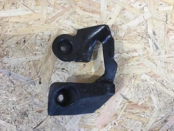 Bakre stötdämparfäste OEM LR128276 Land Rover image 2