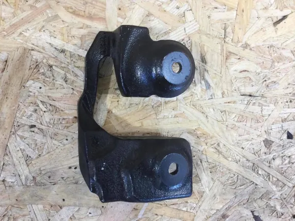 Bakre stötdämparfäste OEM LR128276 Land Rover image 3