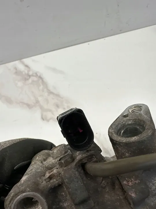 Audi A5 8T 3.0L Coupé OE 8T0260805H image 5