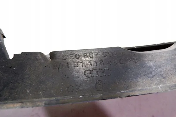 Grille de pare-chocs droite AUDI A4 (8E2, B6) 2001 image 2