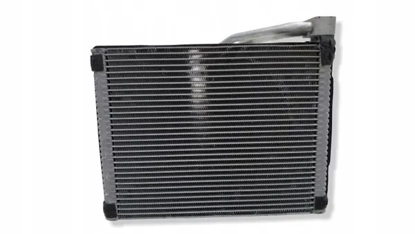 Tesla Model Y 2023 AC-förångare OEM AMD228626 image 5