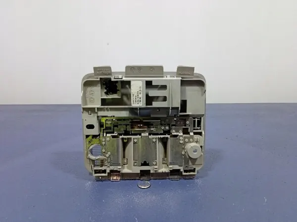 Toyota OE voorste binnenverlichting OEM 81263-0F010 image 4