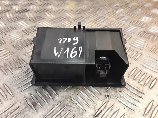 Cendrier Mercedes-Benz A W169 OEM 1696801050 image 2