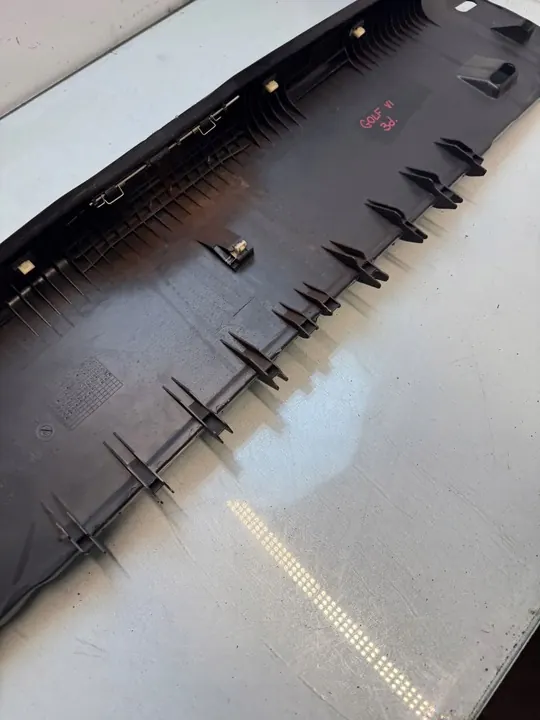 Volkswagen Golf VI 2009 Tampa do porta-malas image 2