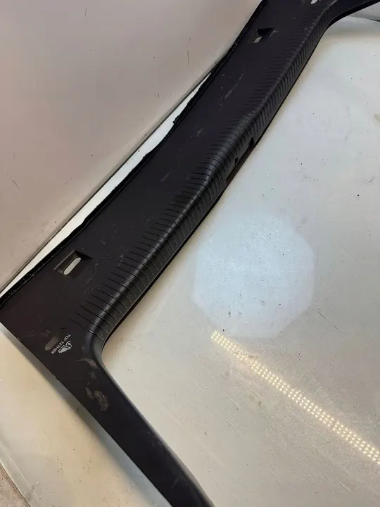 Volkswagen Golf VI 2009 Tampa do porta-malas image 4