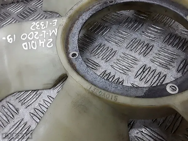 2019 Mitsubishi L200 Embrayage de ventilateur 2400td 1320A015 image 4