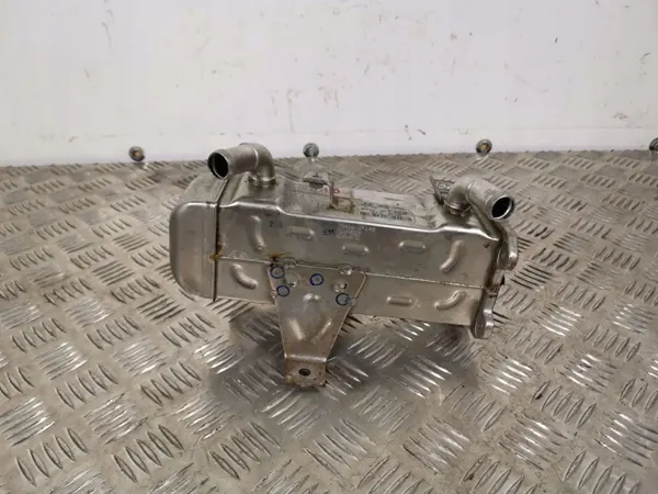 Kia EGR-koeler OEM FBZ3758 - Gebruikte staat image 2