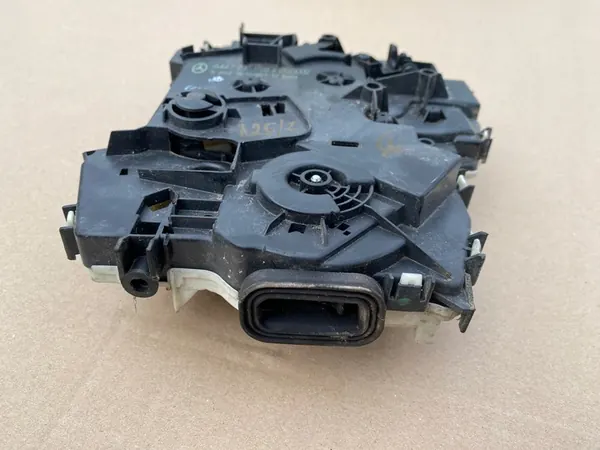 Skjutdörrslås MERCEDES 447 VITO image 3