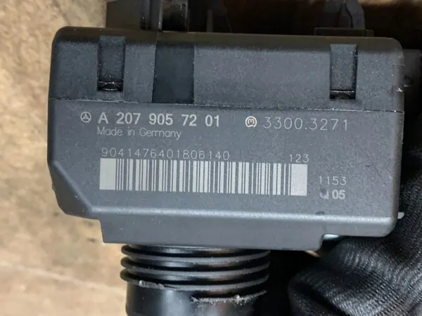 Stacyjka Mercedes-Benz E Coupe OEM A2079057201 image 4