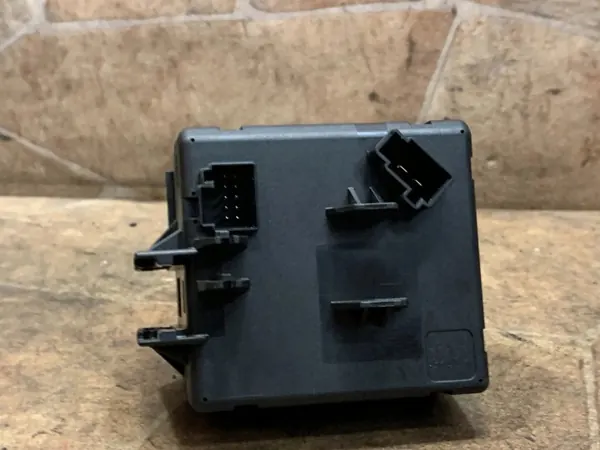 Stacyjka Mercedes-Benz E Coupe OEM A2079057201 image 6