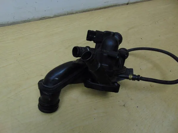 Thermostat Housing Peugeot Citroen V758887680-05 image 3