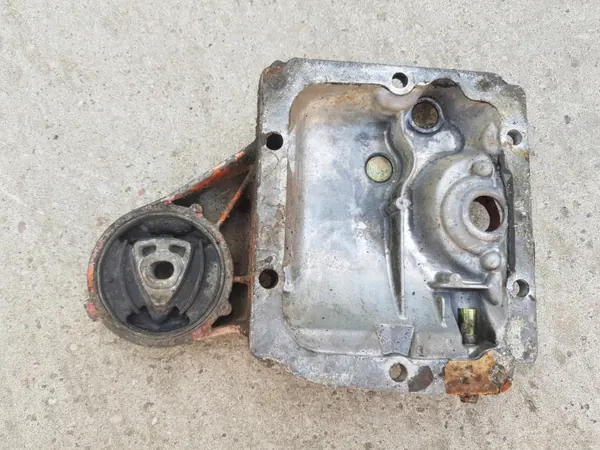 Couvercle différentiel OEM 1 210 424 BMW E30 image 3