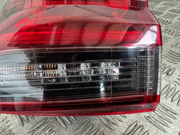 Nissan Qashqai III J12 2021-2024 Luz trasera derecha image 3