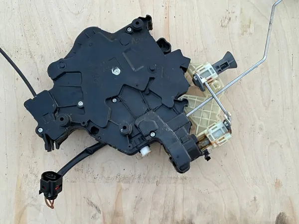 VW CADDY 2K0 Rechte Schiebetürschloss 2K0843654BD image 3