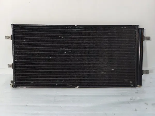 Audi OE 8T0260401E AC Condensor - Gebruikt image 5