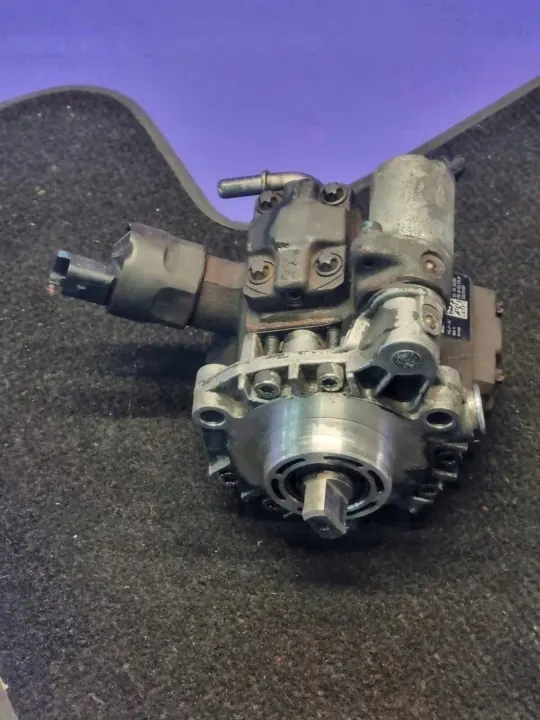 Volvo V50 ruiskutuspumppu OEM 9662021580 image 2