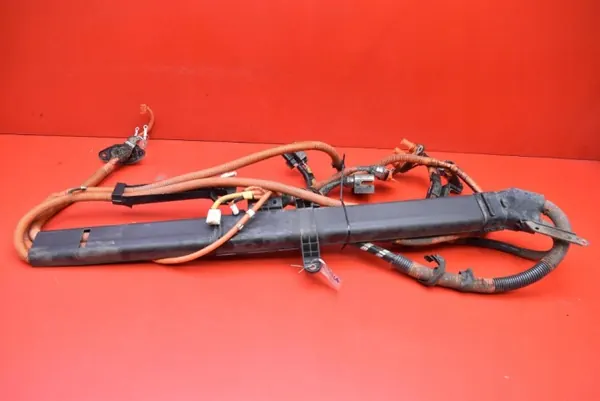 Cableado Motor Híbrido Lexus OEM 82817-48520 - Usado image 2