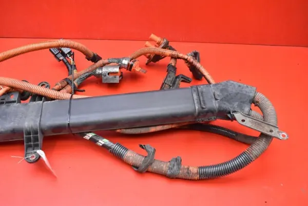 Cableado Motor Híbrido Lexus OEM 82817-48520 - Usado image 3