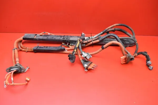 Cableado Motor Híbrido Lexus OEM 82817-48520 - Usado image 4