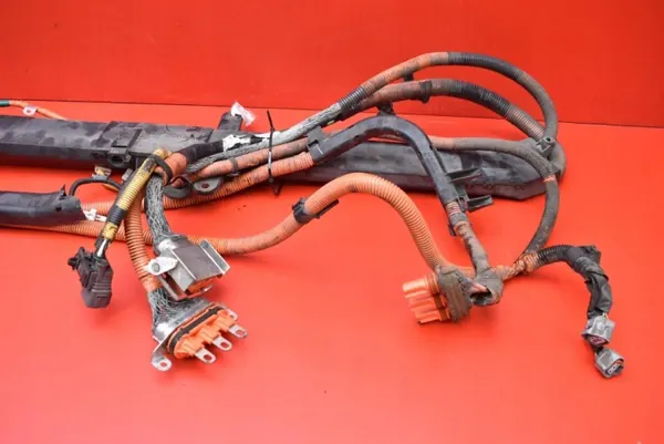 Cableado Motor Híbrido Lexus OEM 82817-48520 - Usado image 6