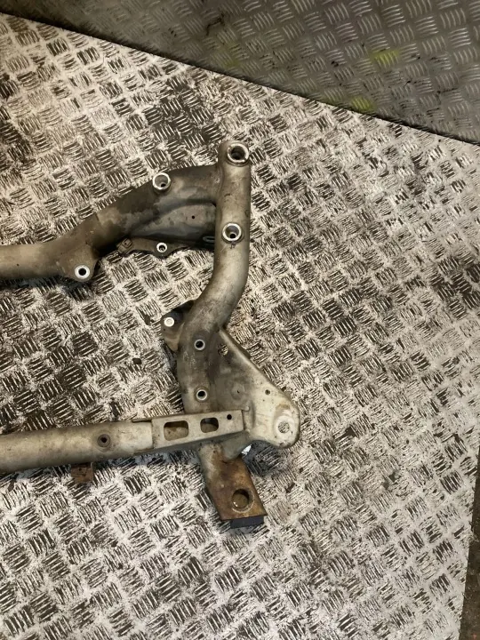 Support moteur avant OEM 218 628 01 00 Mercedes W212 image 3