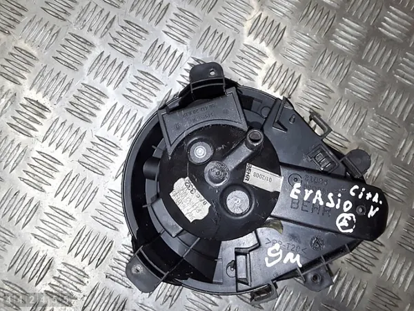 OEM 8EW009159271 Ventilador de Aquecimento - Usado image 3