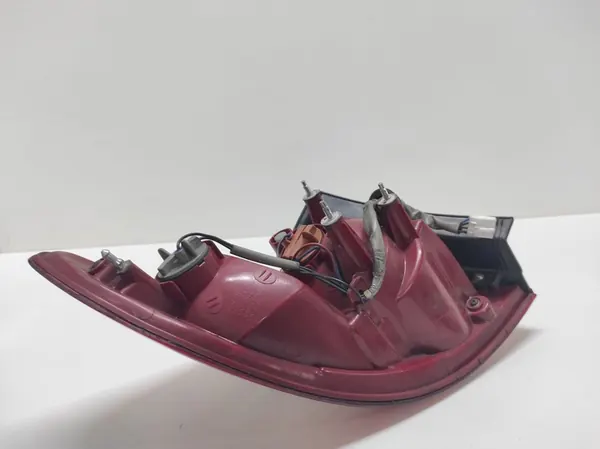 Lámpara trasera derecha HYUNDAI SANTA FÉ II 2008 924022B0 image 3