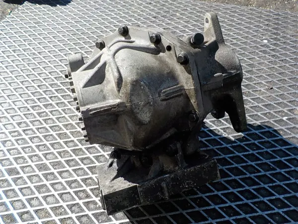Volvo XC90 I 2.4D Vinkelväxel Reducer OEM 30735299 image 3