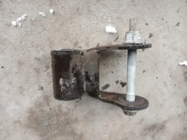 Ford F150 bakre bladfjädermontering OEM FL3Z-5776-A image 2