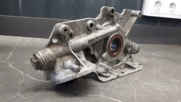 OPEL ASTRA F Olja Pump image 4