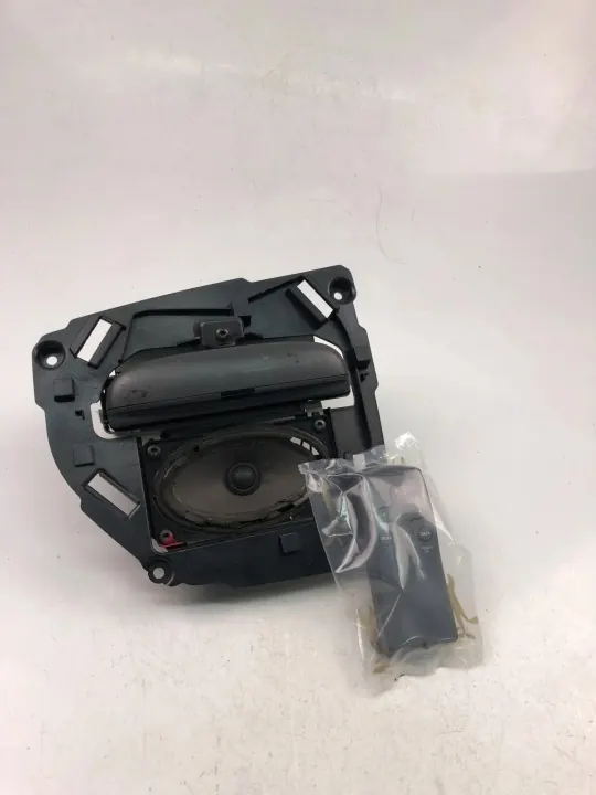 Boordcomputer Volvo XC70 OEM 86333591 Gebruikt image 2