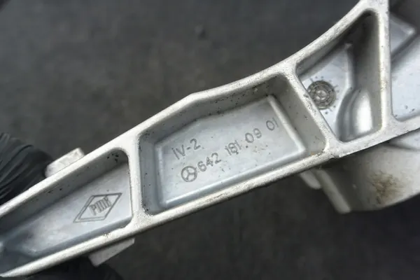 Motorolja Pump Mercedes GL X164 ML W164 3.0 CDI V6 OM642 image 3