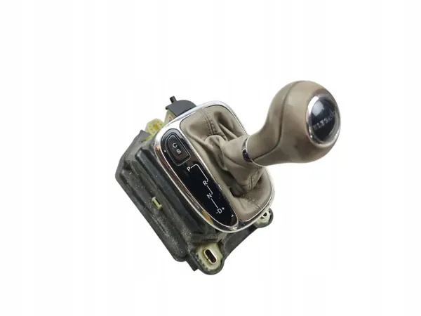 Mercedes C W203 Versnellingspook OEM 2036822301 image 2