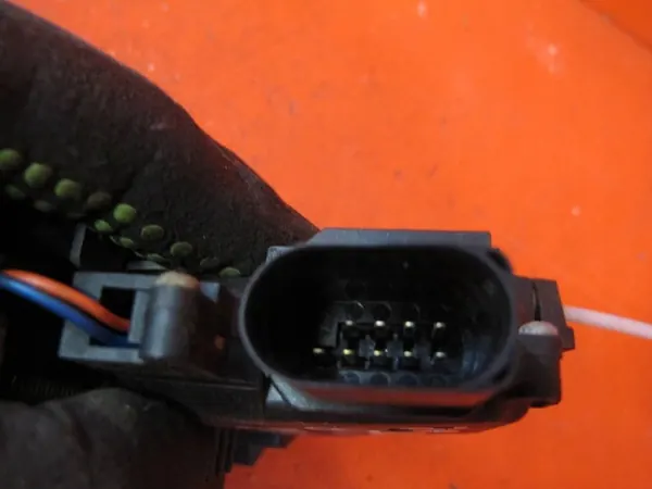 AUDI A4 B6 8E Vorderes Linkes Türschloss 9-Pin 4B1837015G image 4