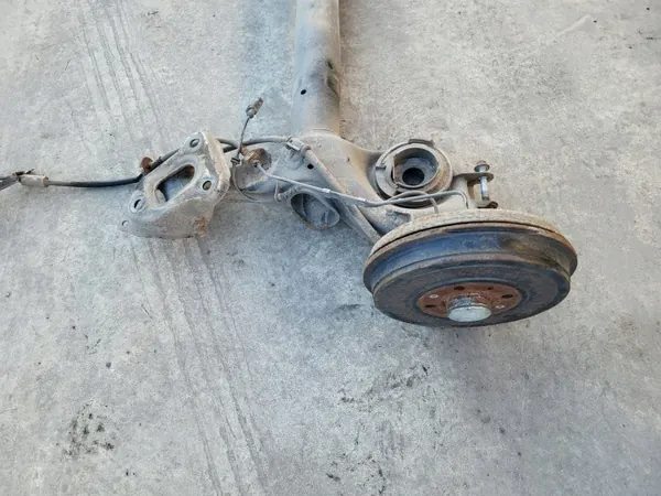 Viga suspensión trasera OEM PRKA114221657152 Opel Corsa E image 5
