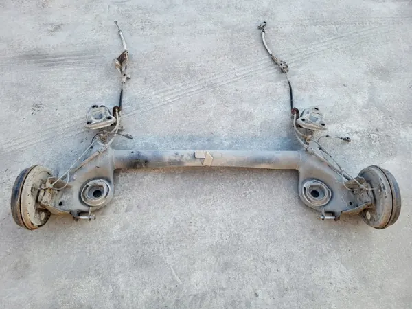 Viga suspensión trasera OEM PRKA114221657152 Opel Corsa E image 7