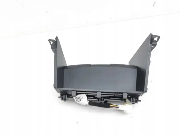 Kia Ceed 2019 USB-Anschluss OEM 84682J7920 image 3