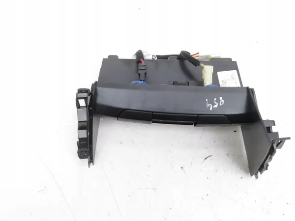 Kia Ceed 2019 USB-Anschluss OEM 84682J7920 image 7