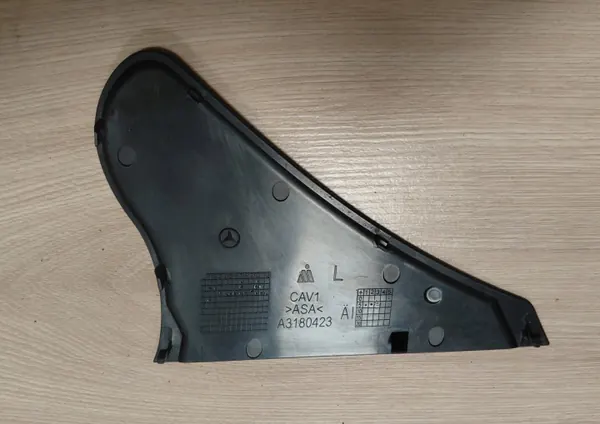 Mercedes C W206 vänster spegelfäste lock OE image 3